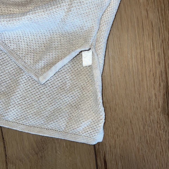 Old navy V-neck split, hem sweaters - Picture 5 of 6